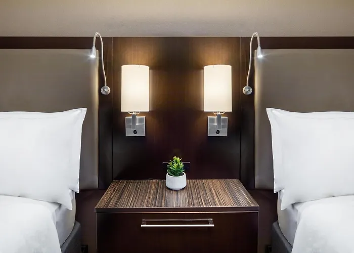 Hotel And Airport North By Ihg Phoenix