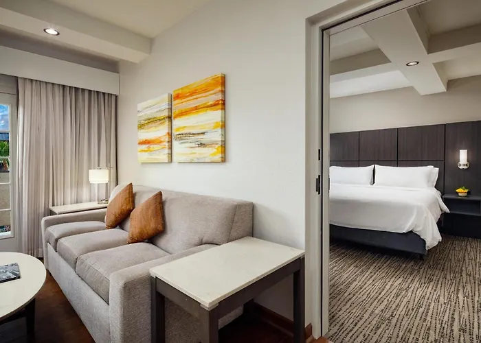 Hotel And Airport North By Ihg