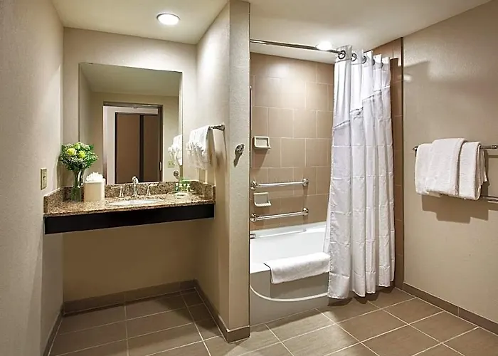 And Airport North By Ihg Hotel 3*